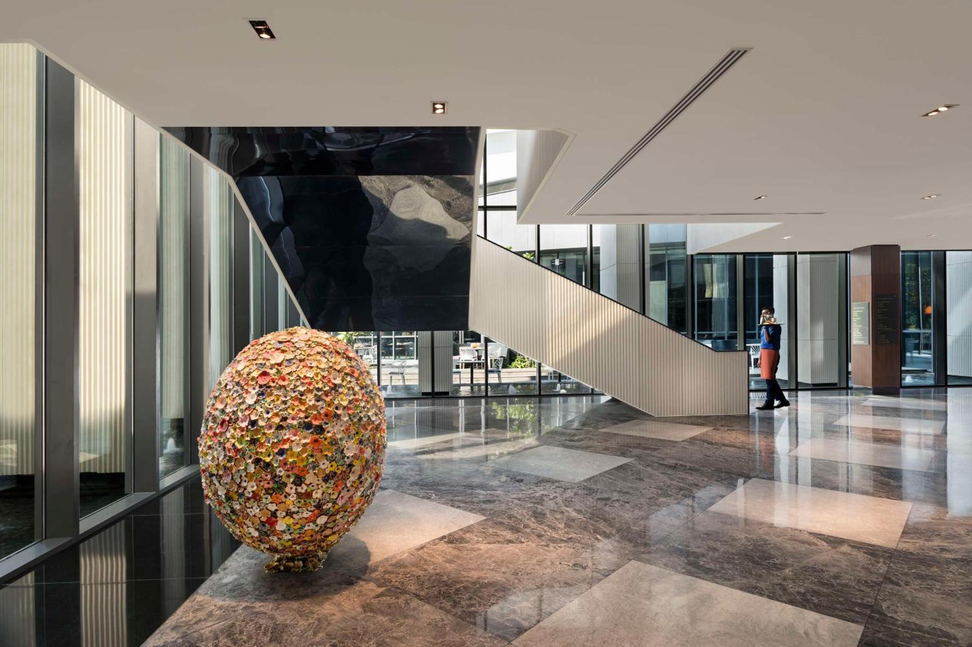 Hilton Bengaluru Embassy Manyata Business Park Hotel Exterior photo